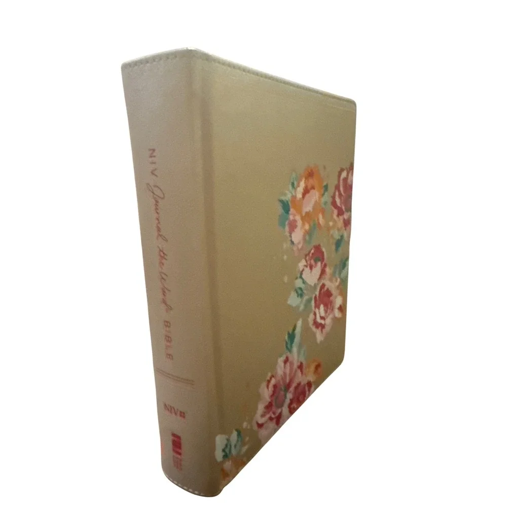 NIV Journal The World‎ Bible For Teen Girls Leatherbound Floral 2017 Zondervan
